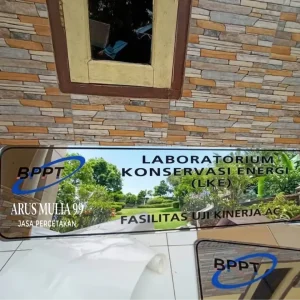 pusat-plat-nama-medali-plakat