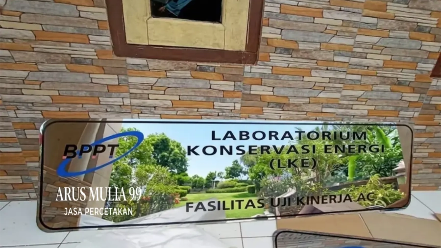 pusat-plat-nama-medali-plakat-rawa-badak