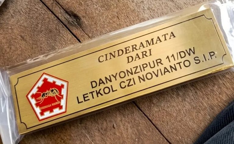 Plat Kuningan Terdekat di Radio Dalam